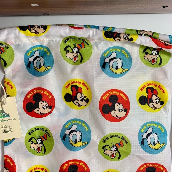 NWT. Vans Disney Cinch Bag By Vans - Mickey And Friends. - Picture 2 of 12